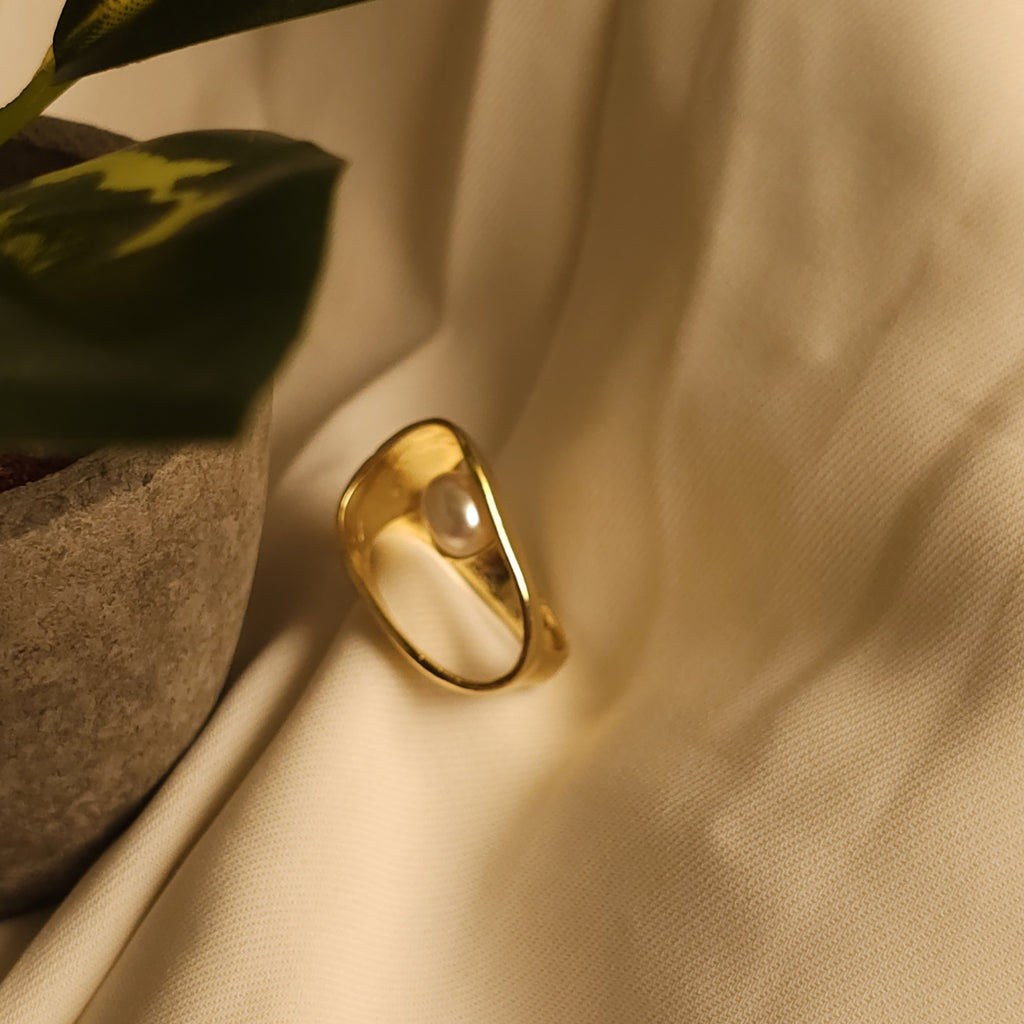 Pearl Asymmetrical Ring