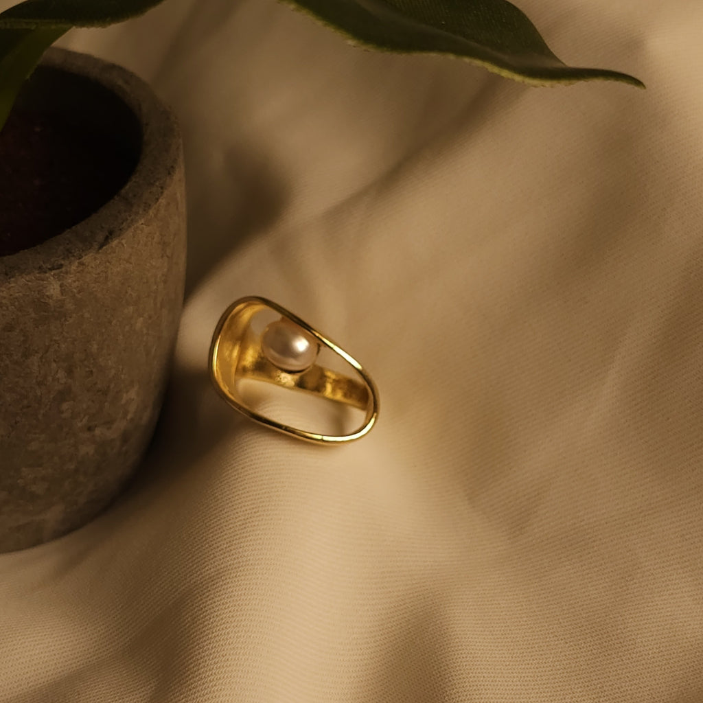 Pearl Asymmetrical Ring