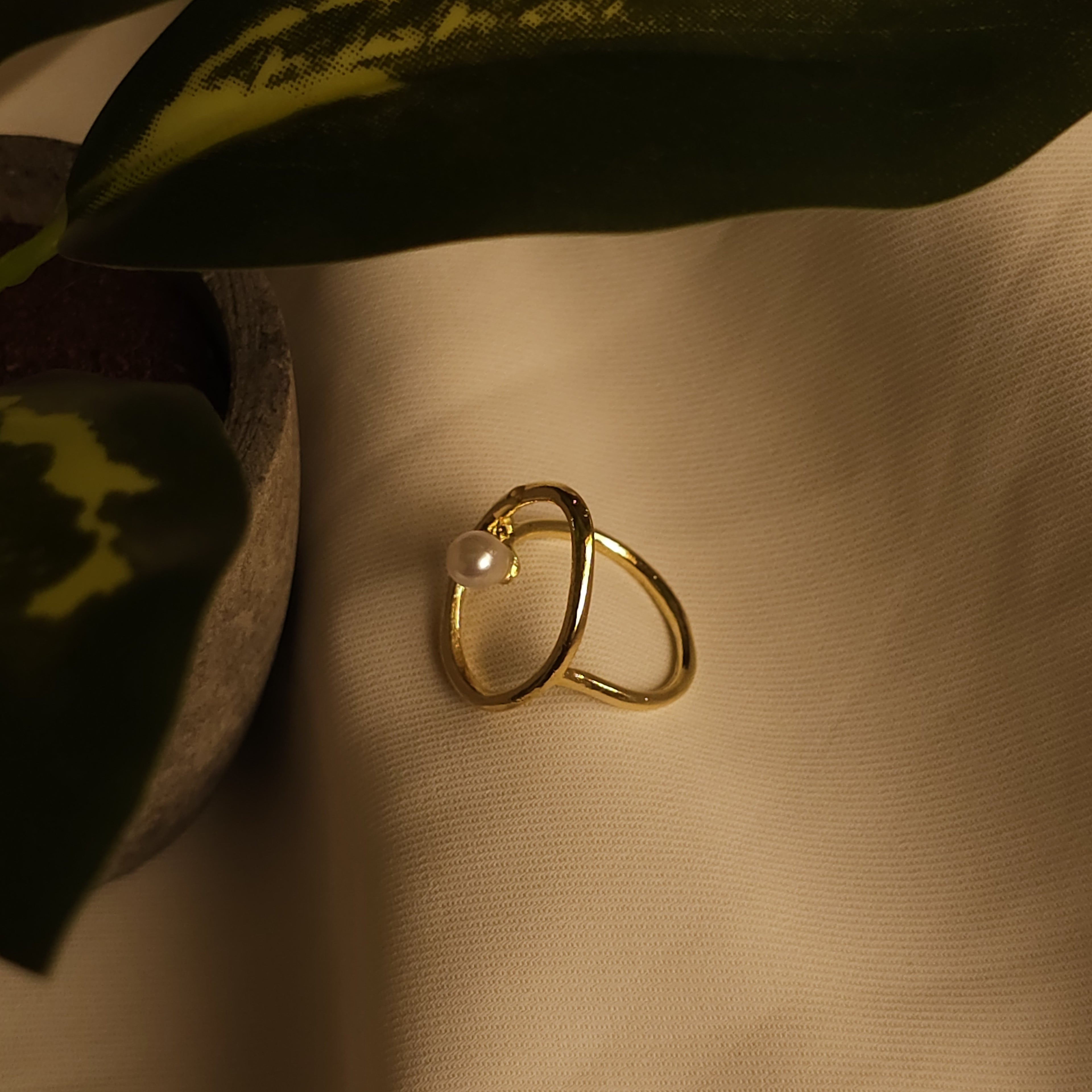 Minimal Pearl Ring