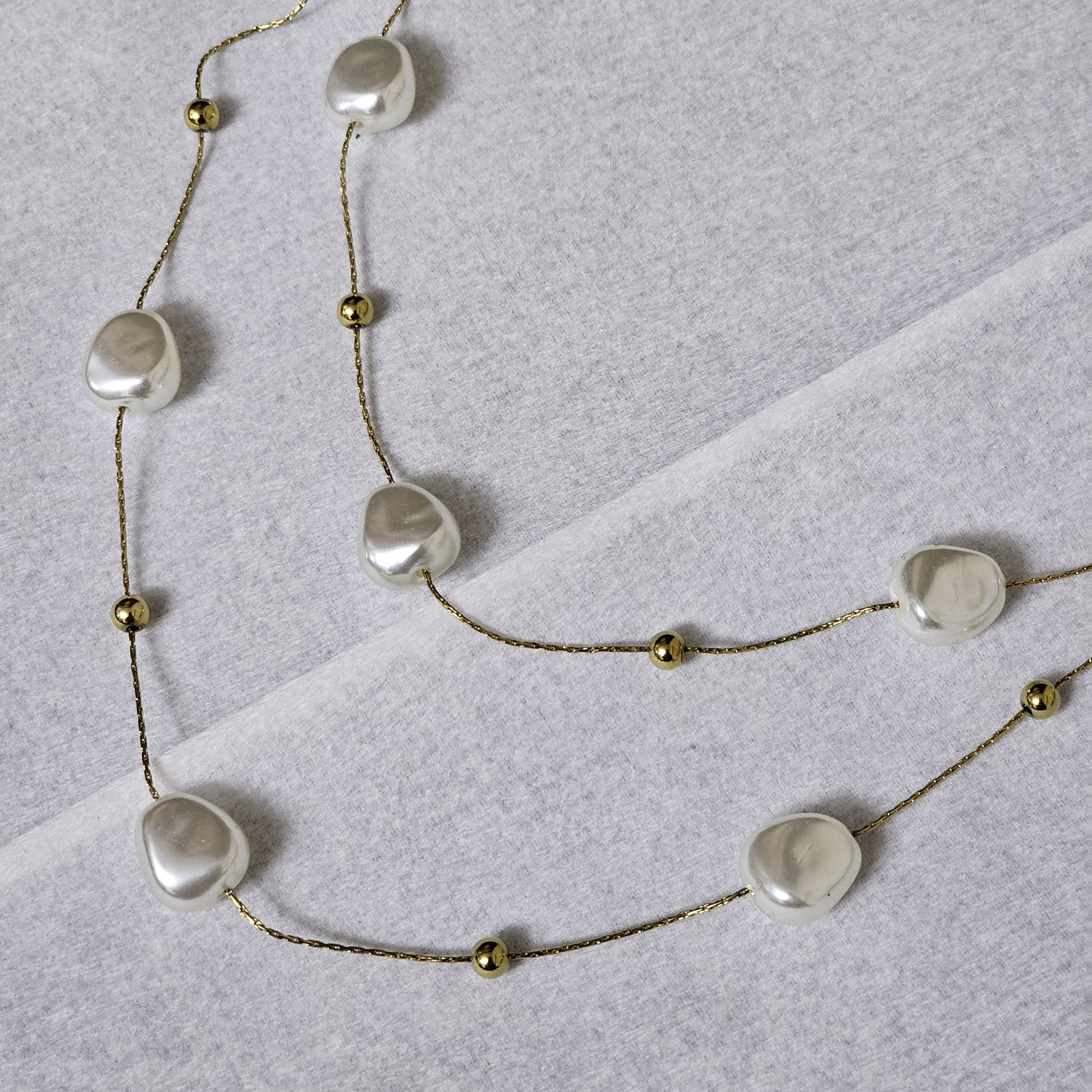 Double Layered Pearl Invisible Necklace