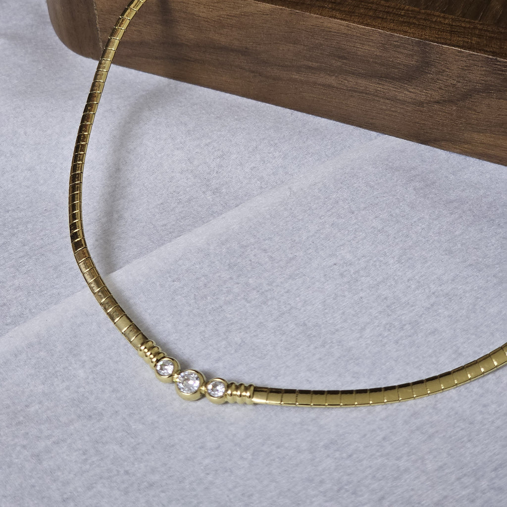 Omega Choker