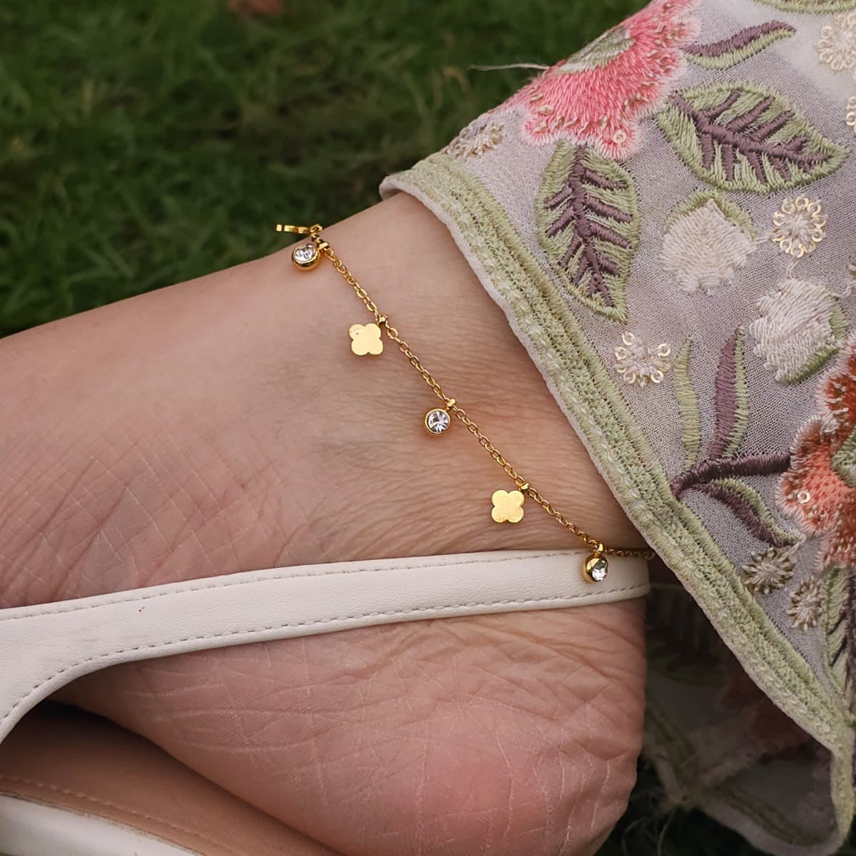 Clove and Gem Anklet