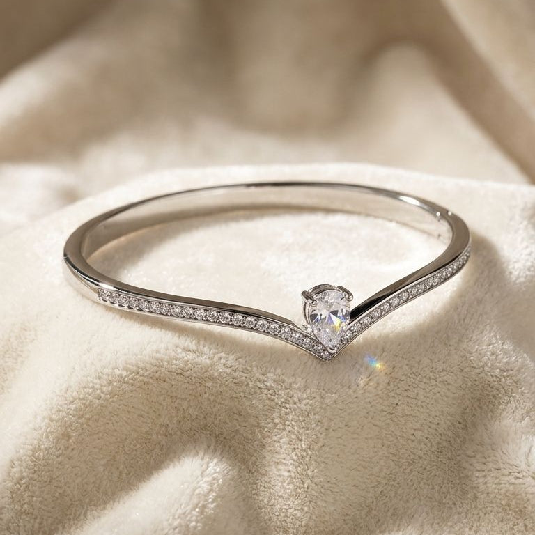 Pear Stone Banglet