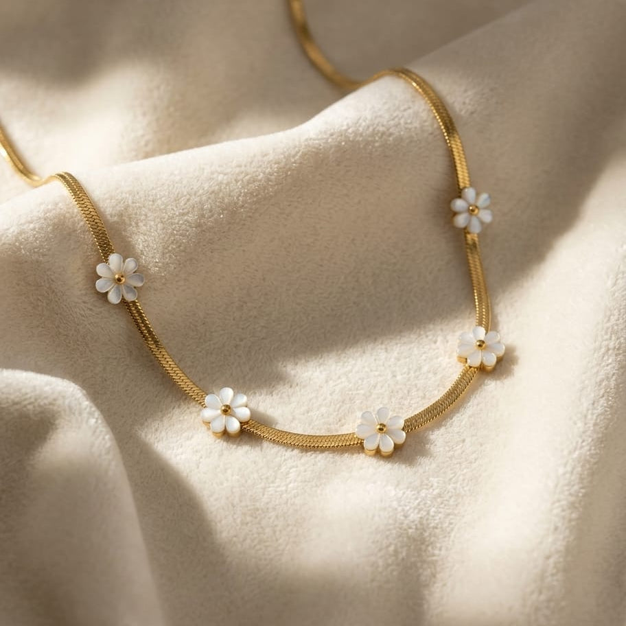 Daisy Necklace